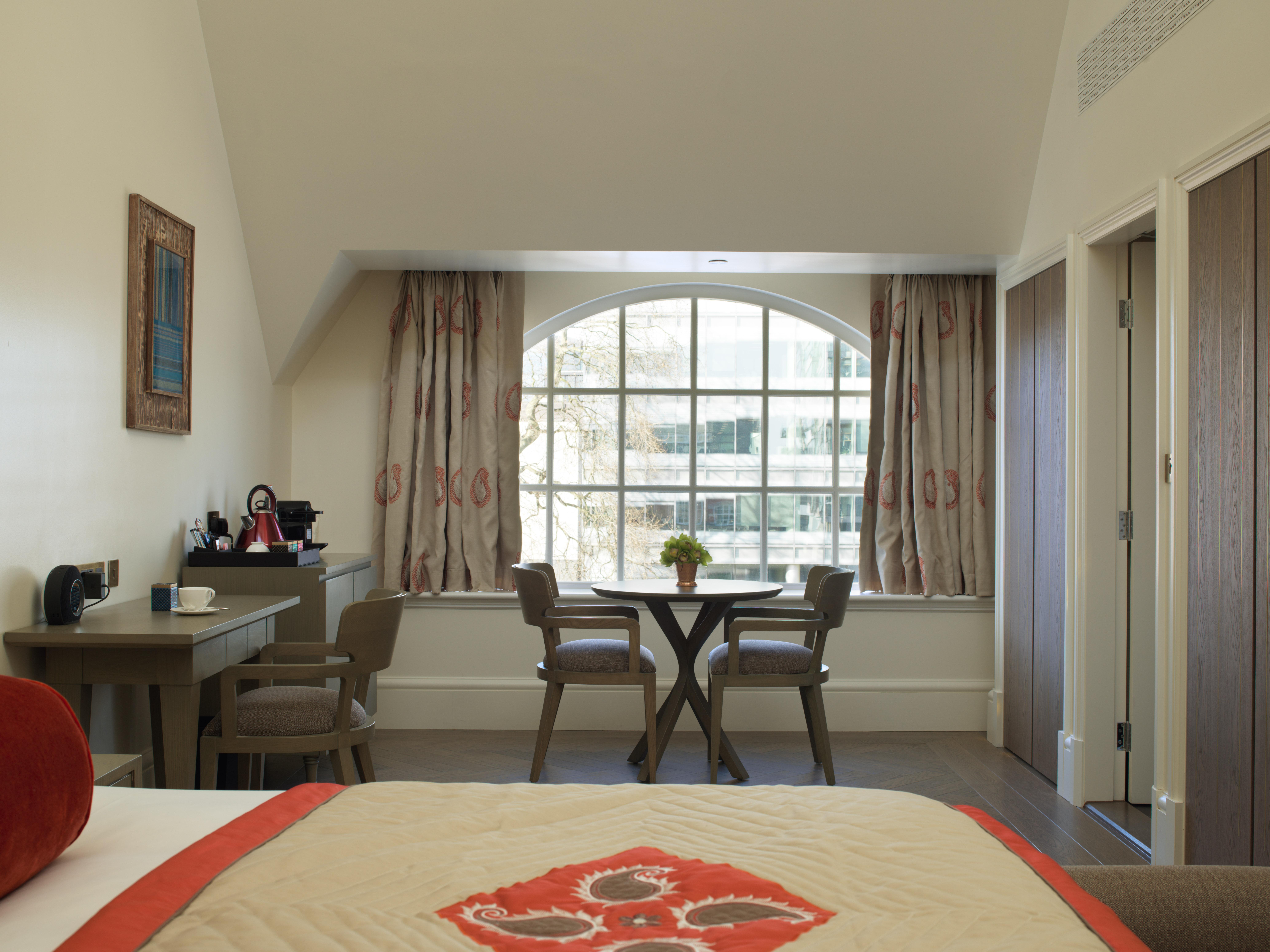 The Lalit London Hotel Room photo A room at the hotel