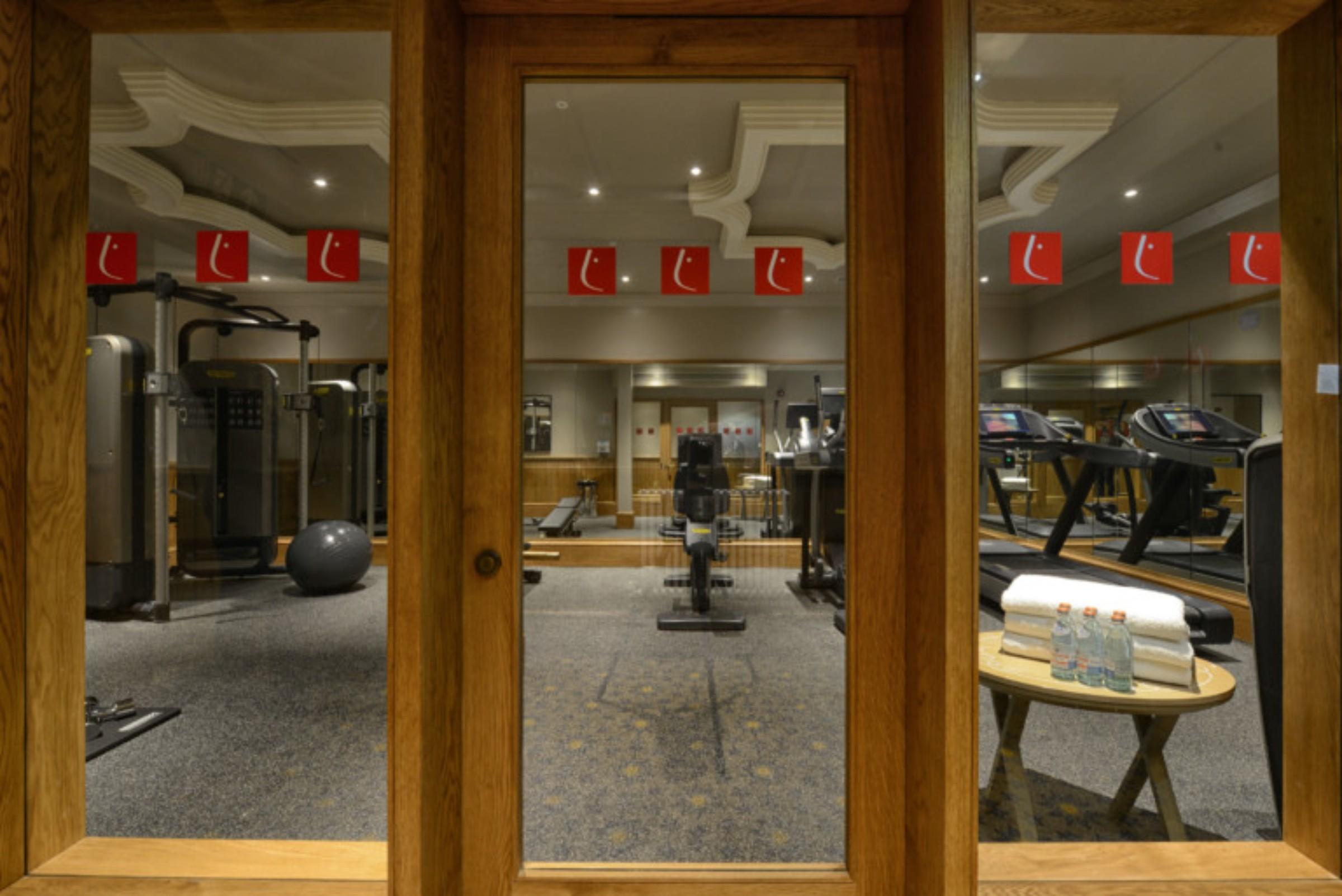 The Lalit London Hotel Exterior photo The gym at the hotel