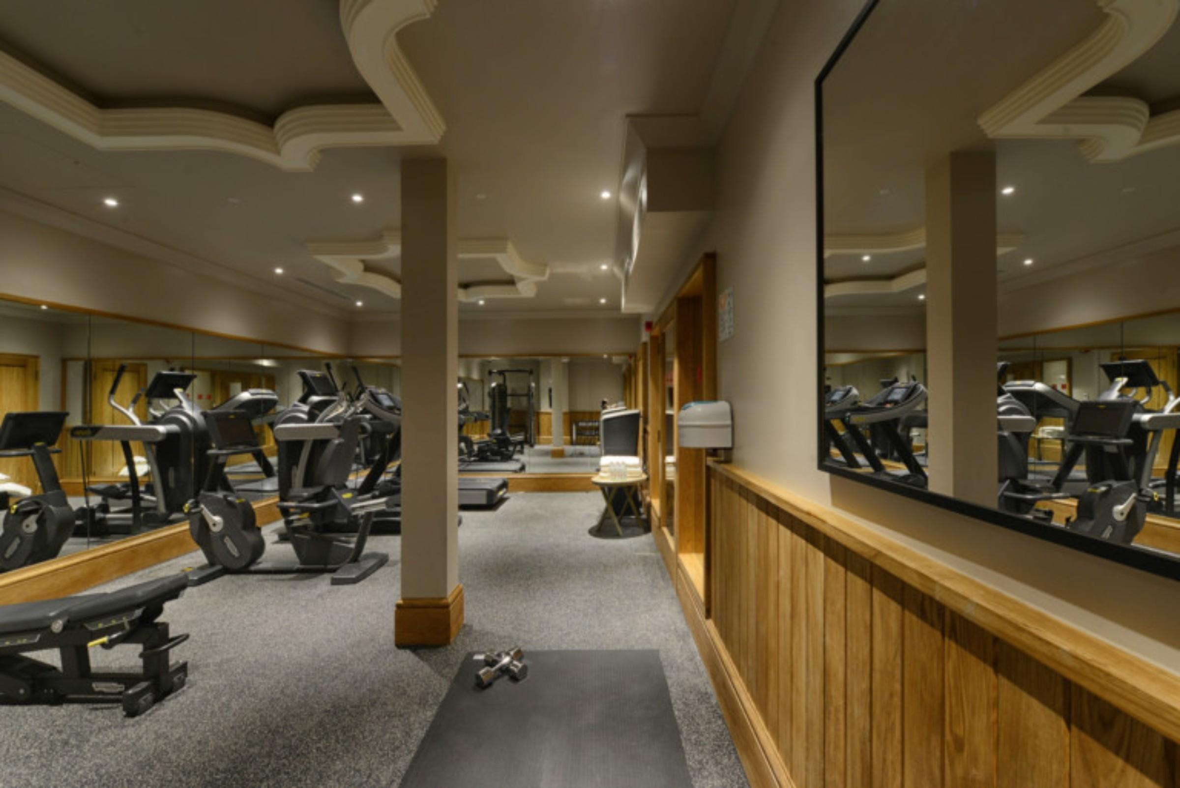 The Lalit London Hotel Exterior photo The gym at The Dorchester