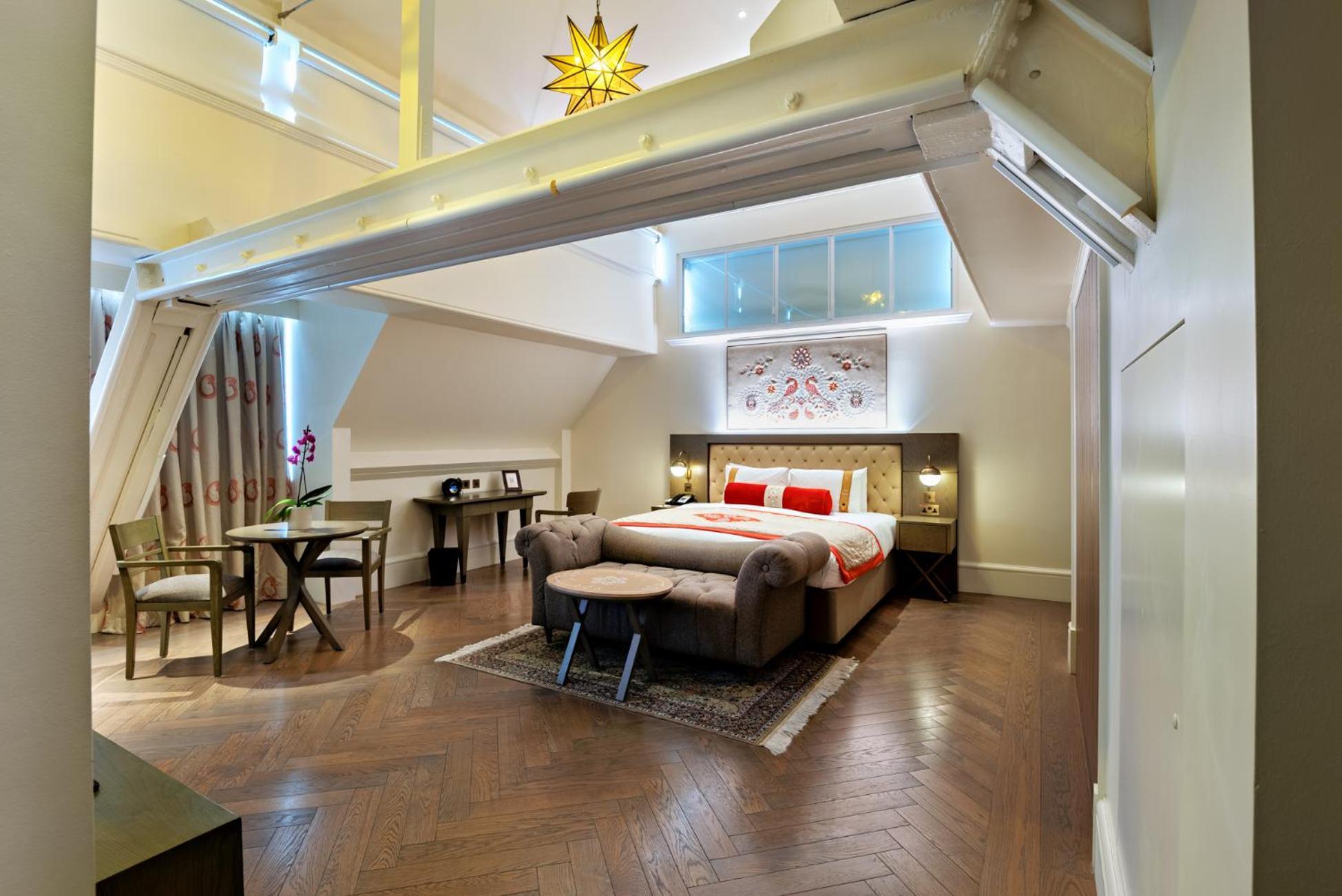 The Lalit London Hotel Exterior photo A suite at the hotel
