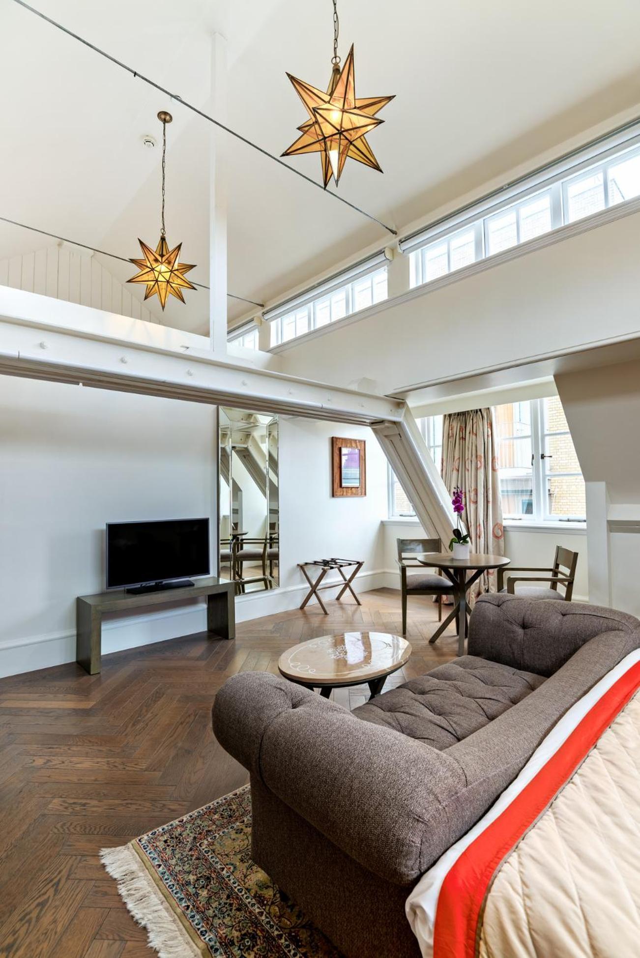 The Lalit London Hotel Exterior photo A typical apartment