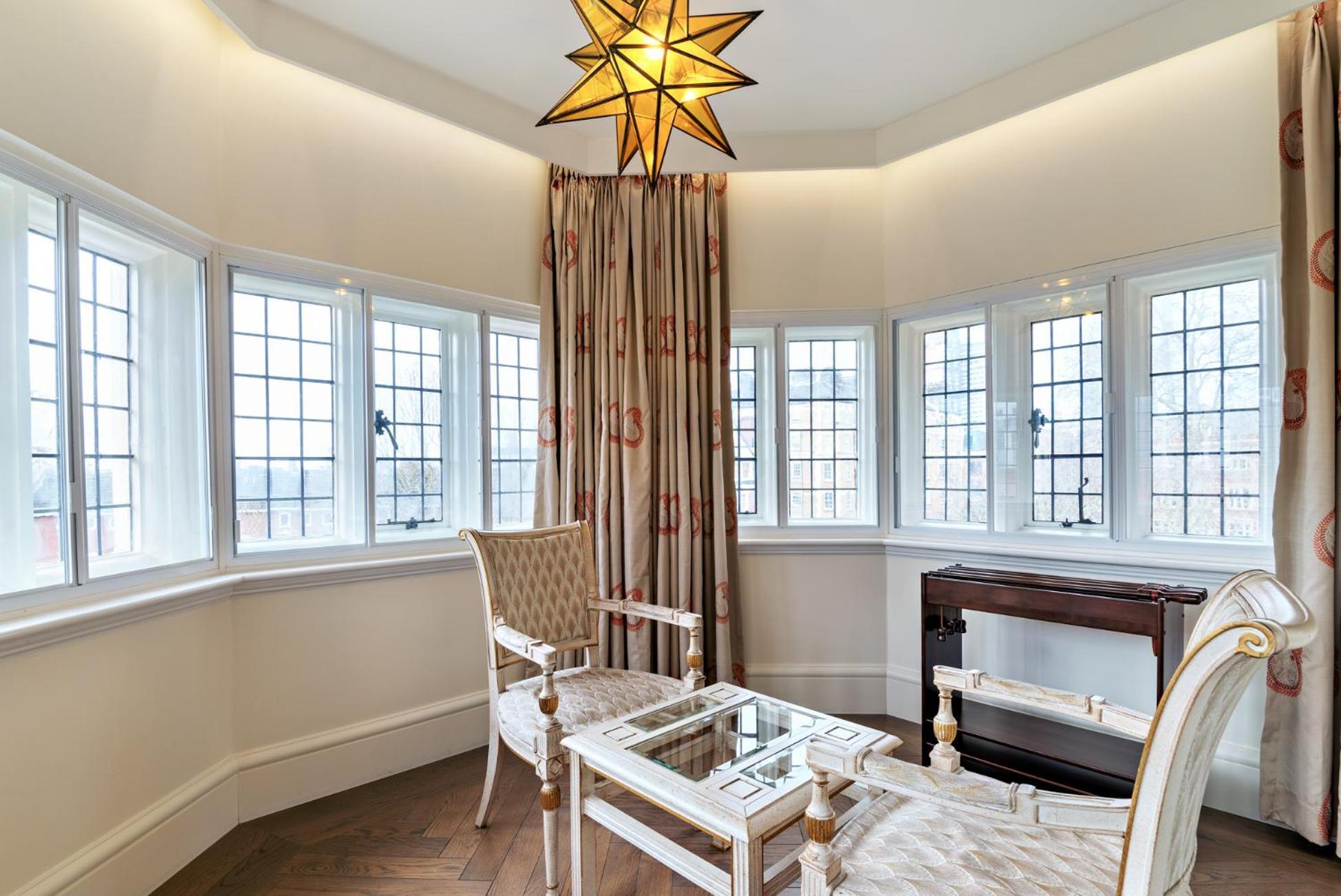 The Lalit London Hotel Exterior photo The Star Room