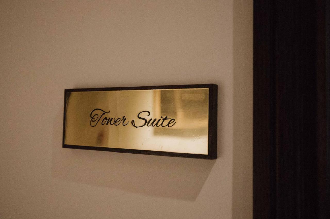 The Lalit London Hotel Exterior photo The sign for the Tower Suite